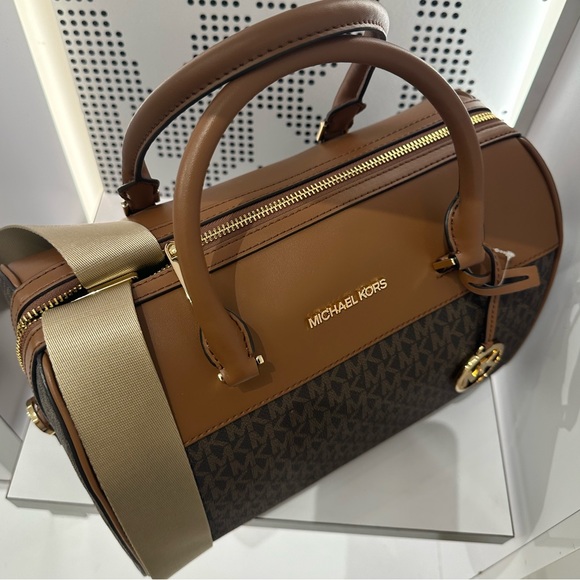 MICHAEL KORS TRAVEL MEDIUM DUFFEL CROSSBODY / SATCHEL BAG - Picture 6 of 16